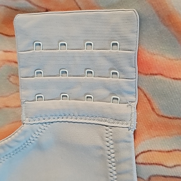 VANITY FAIR 38DD underwire t-shirt bra in light blue - Picture 4 of 5